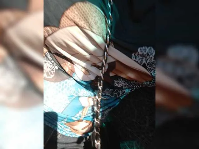 Live sex webcam photo for KarinaPlay23 #273795245