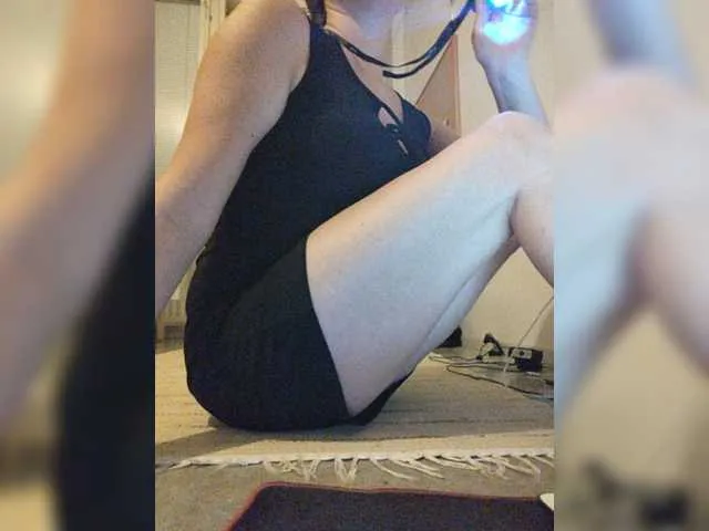 Live sex webcam photo for KarinaPlay23 #276221152