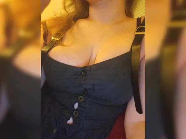 Live sex webcam photo for KarinaPlay23 #277590376