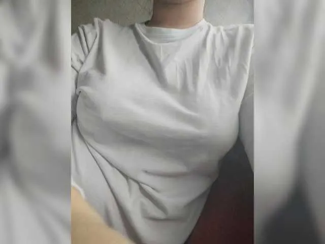 Live sex webcam photo for KarinaPlay23 #291043993