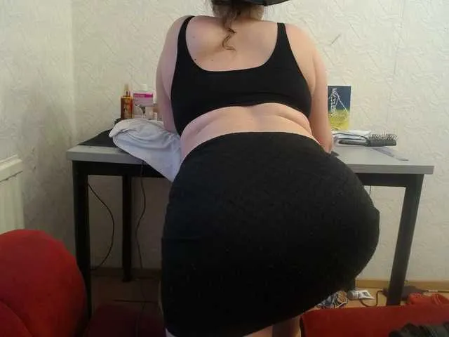 Live sex webcam photo for KarinaPlay23 #292183503