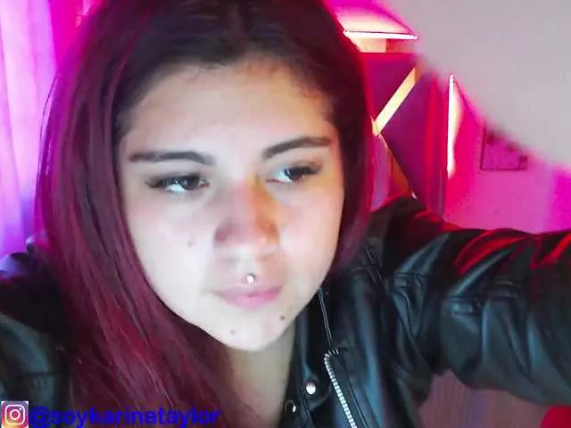Live sex webcam photo for Karinataylor1 #273138903
