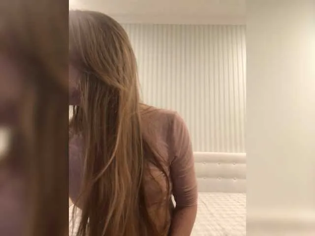 Live sex webcam photo for Karinay #272300439