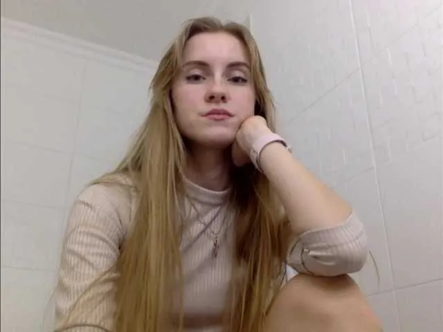 Live sex webcam photo for Karinay #272624636