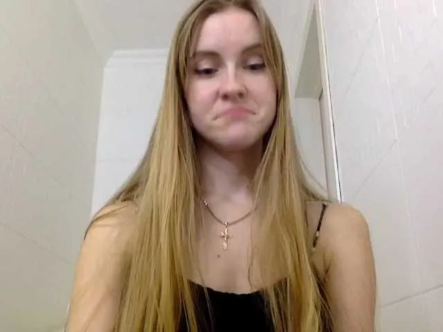 Live sex webcam photo for Karinay #272846071