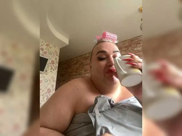 Live sex webcam photo for KarinkaTs #291782455