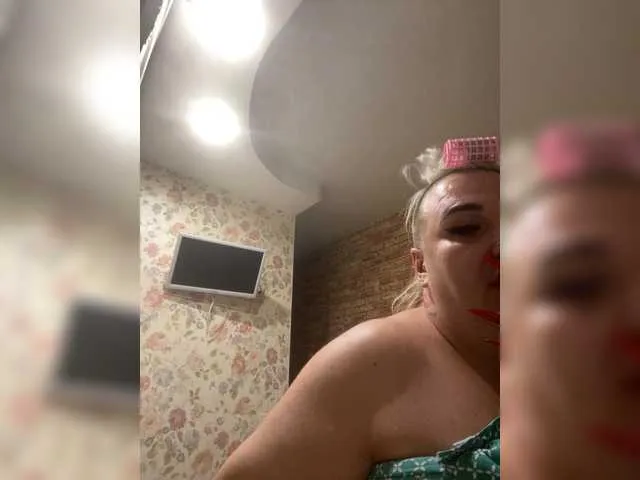 Live sex webcam photo for KarinkaTs #291785714