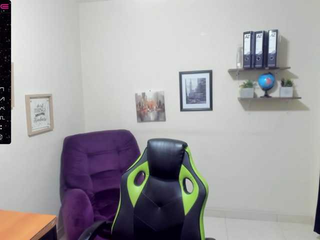 Live sex webcam photo for Karla-Rodrigu #275943059