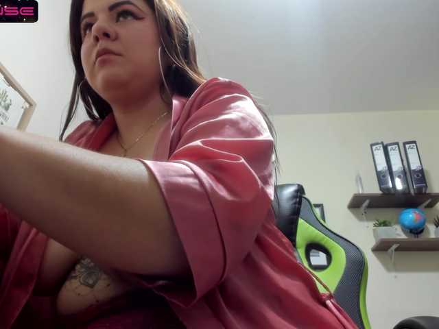 Live sex webcam photo for Karla-Rodrigu #275984354