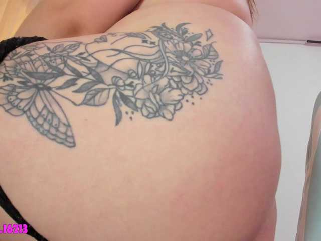 Live sex webcam photo for Karla-Rodrigu #289965521