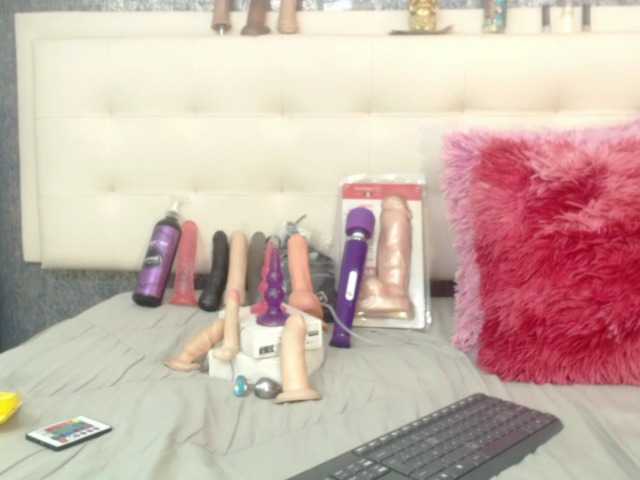 Live sex webcam photo for Karla-stone1 #289322631
