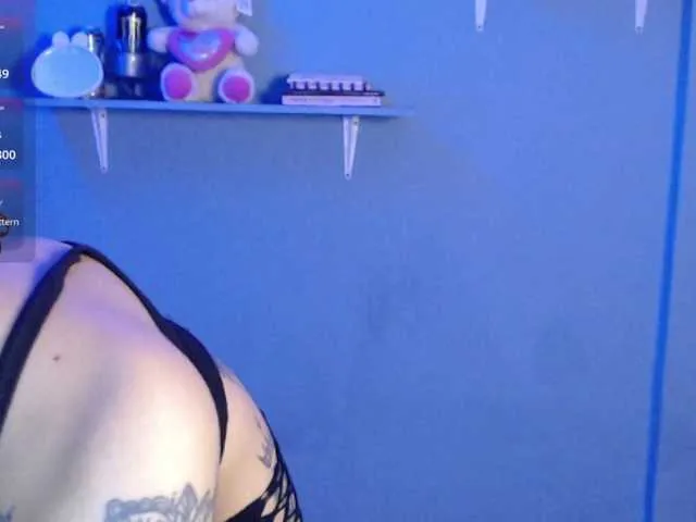 Live sex webcam photo for KarlaAmber #293956420