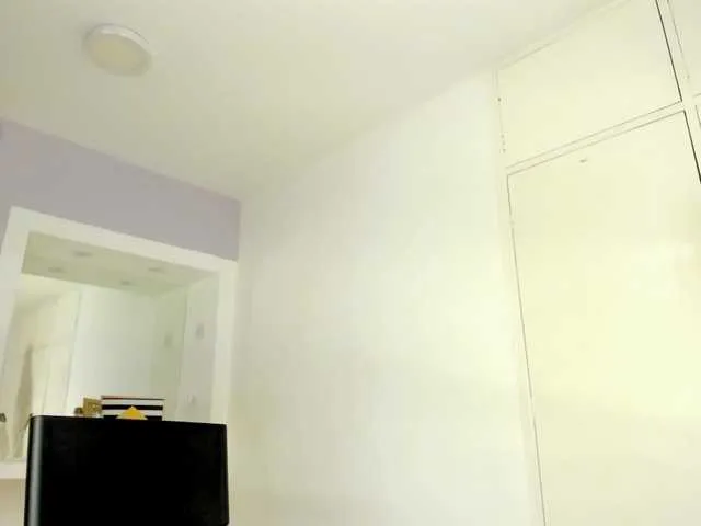Live sex webcam photo for KarlaBelluci #290656108