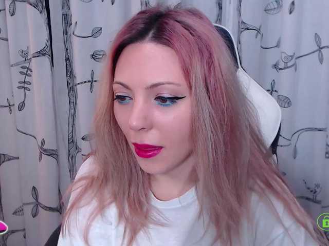 Live sex webcam photo for KarlaDeVille #272030469