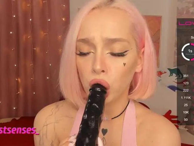 Live sex webcam photo for KarlaEstelle #271975909
