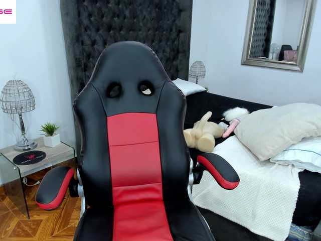 Live sex webcam photo for KarlaThompso #272434411