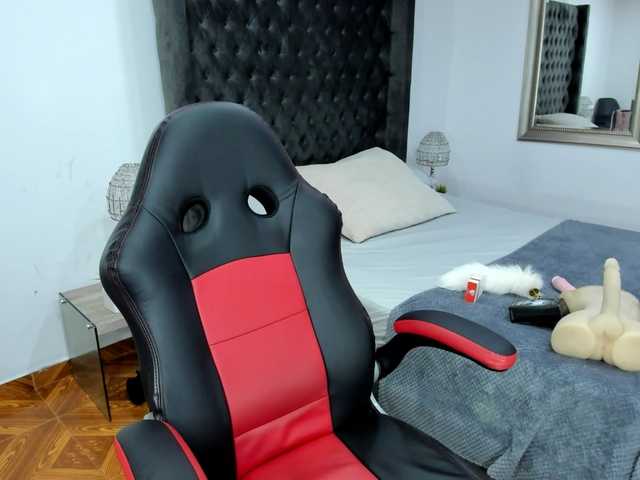 Live sex webcam photo for KarlaThompso #272672161