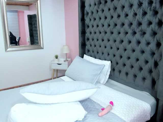 Live sex webcam photo for KarlaThompso #273747284