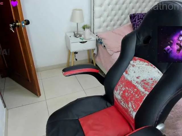 Live sex webcam photo for KarlaThompso #290411308