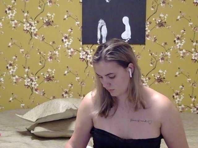 Live sex webcam photo for Karlabby #277141986