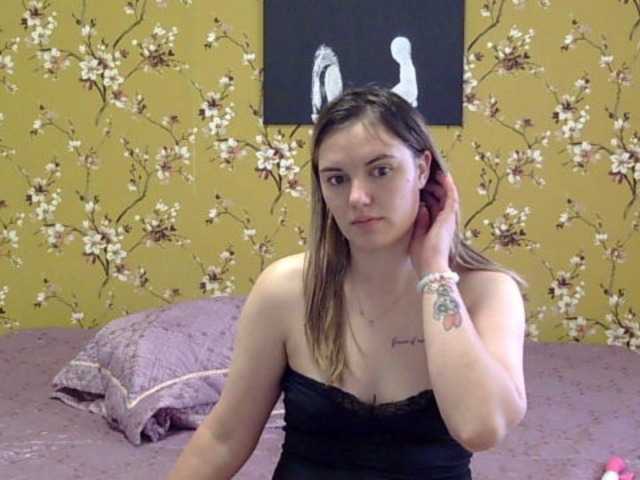 Live sex webcam photo for Karlabby #277996075