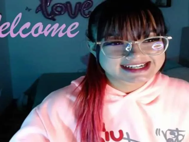 Live sex webcam photo for Karlett-Moon #272368821