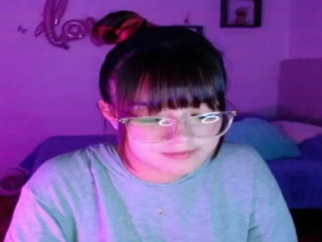 Live sex webcam photo for Karlett-Moon #272434012