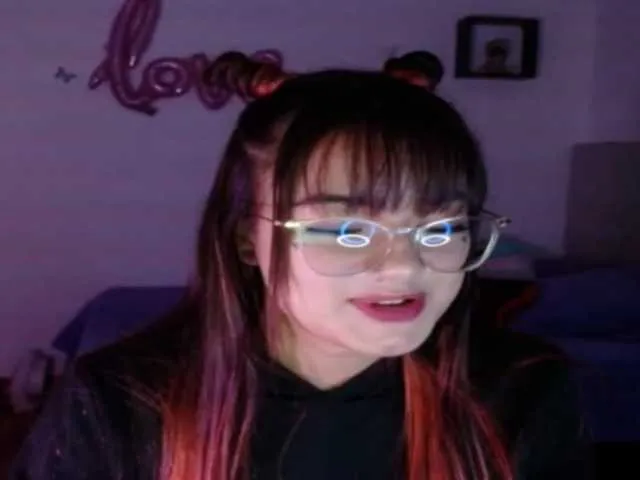 Live sex webcam photo for Karlett-Moon #272460646