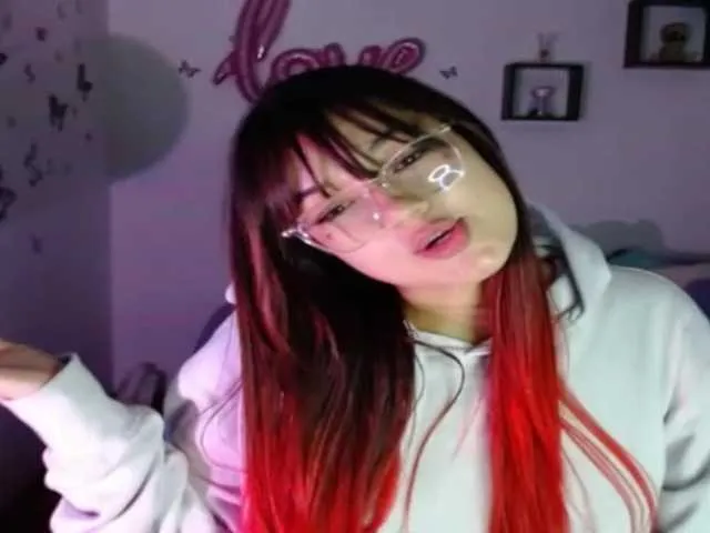 Live sex webcam photo for Karlett-Moon #272593716