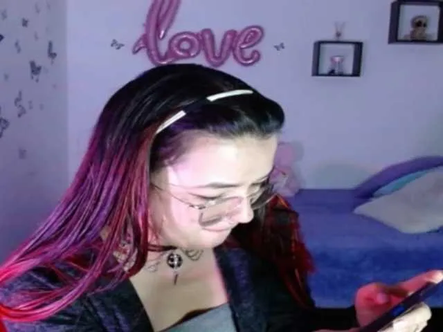 Live sex webcam photo for Karlett-Moon #272604832