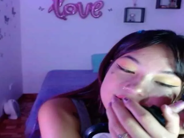 Live sex webcam photo for Karlett-Moon #272707758