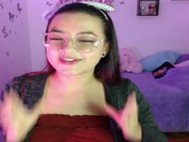 Live sex webcam photo for Karlett-Moon #272764337