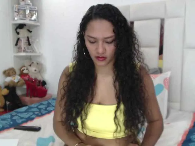 Live sex webcam photo for KarlieK #291377262