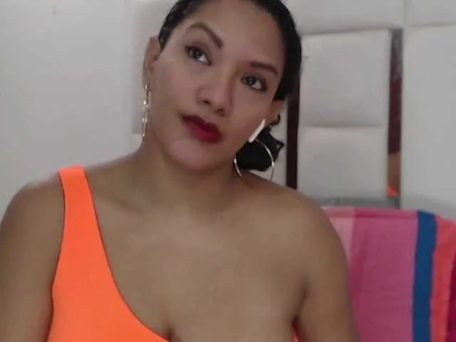 Live sex webcam photo for KarlieK #291541785