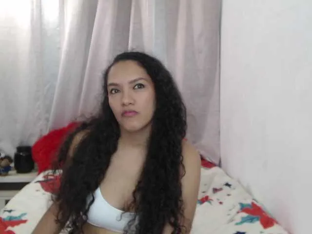 Live sex webcam photo for KarlieK #292629849
