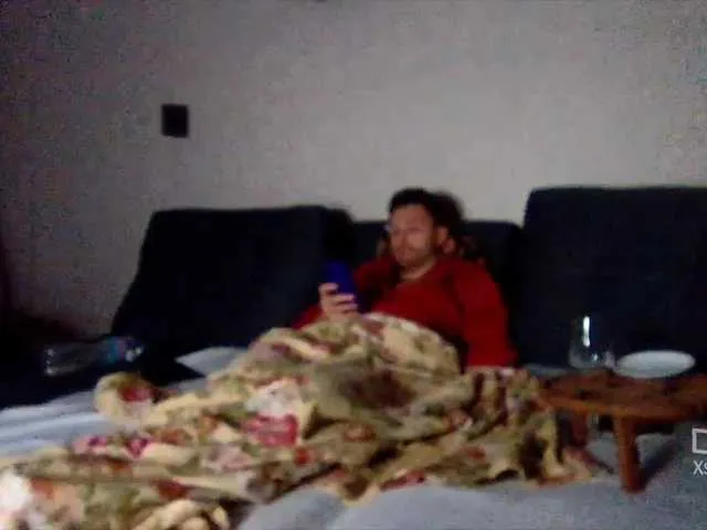 Live sex webcam photo for KarlosBain #273303988