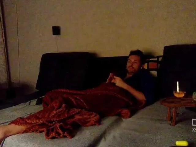 Live sex webcam photo for KarlosBain #273387151