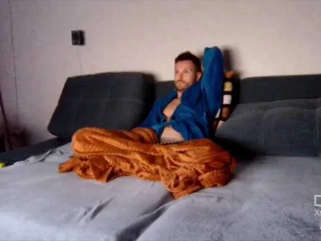 Live sex webcam photo for KarlosBain #273431943