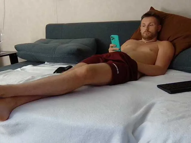 Live sex webcam photo for KarlosBain #275520517