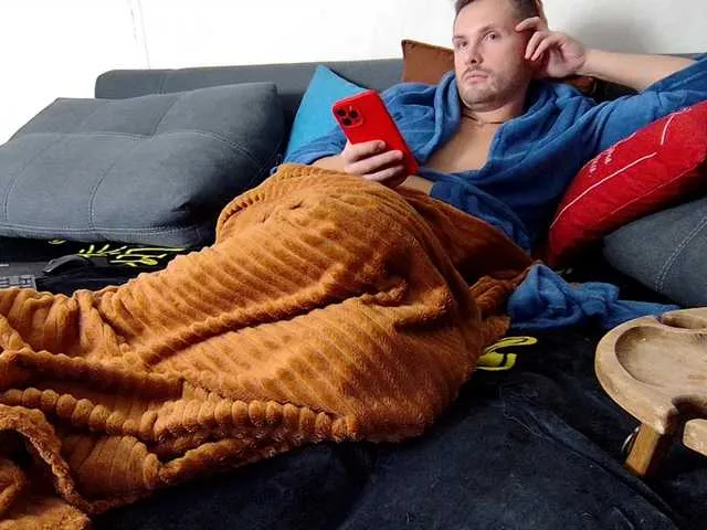 Live sex webcam photo for KarlosBain #276478161