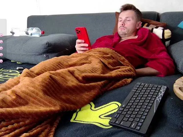 Live sex webcam photo for KarlosBain #276485655