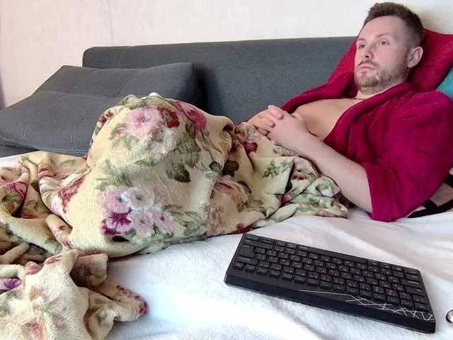 Live sex webcam photo for KarlosBain #276644092