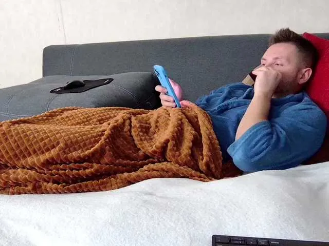 Live sex webcam photo for KarlosBain #276664443