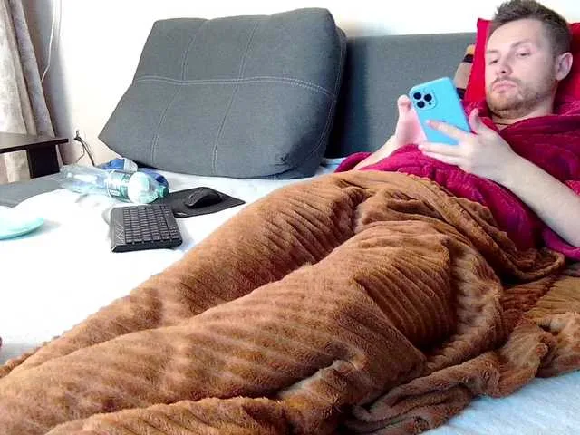 Live sex webcam photo for KarlosBain #276735445