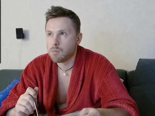 Live sex webcam photo for KarlosBain #277491250