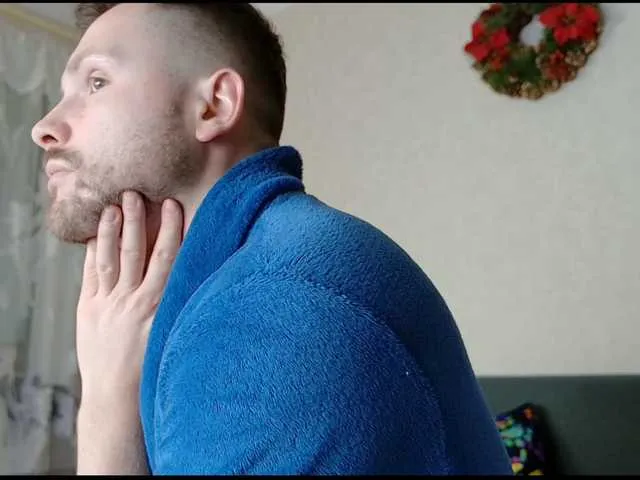 Live sex webcam photo for KarlosBain #277550143