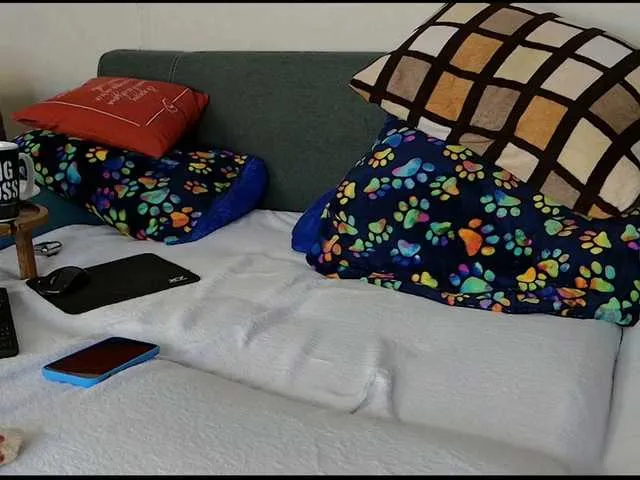 Live sex webcam photo for KarlosBain #277558731