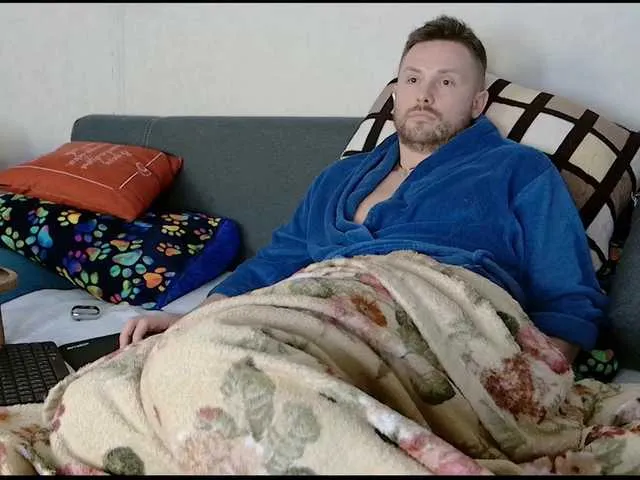 Live sex webcam photo for KarlosBain #277563177