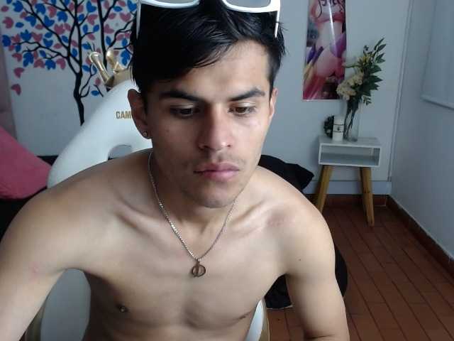 Live sex webcam photo for KarlyAndCarlos #276650560