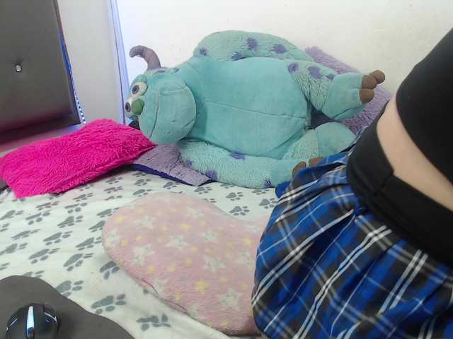 Live sex webcam photo for KarlyPearty #273415396